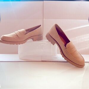 Dolce Vita Crisp Sz8 Faux leather slip on Mid Block heel Moccasins